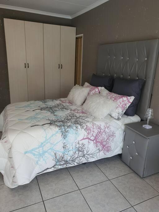 Apartament Funky Dot Sleeping Spot Kempton Park Zewnętrze zdjęcie
